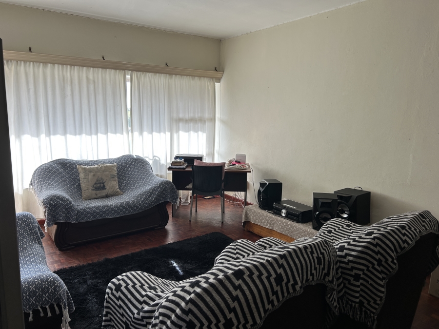 1 Bedroom Property for Sale in Loumar Western Cape